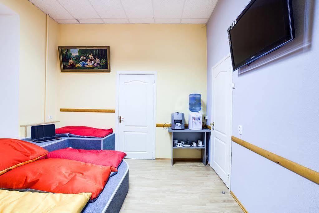 Night & Day Hostel Kiev Exterior photo