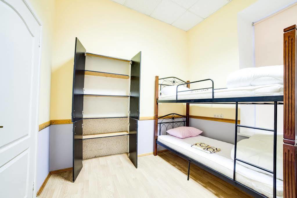 Night & Day Hostel Kiev Exterior photo